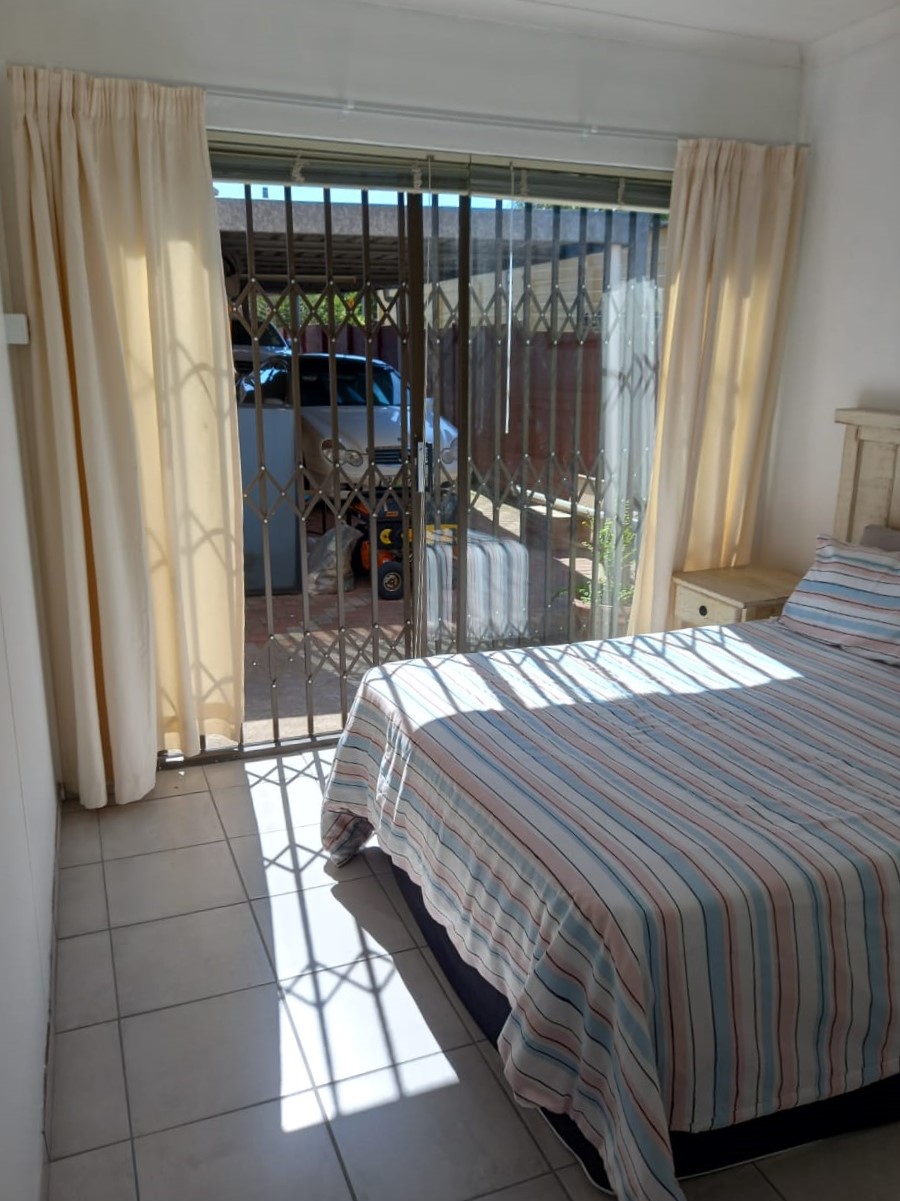 4 Bedroom Property for Sale in Wavecrest Eastern Cape